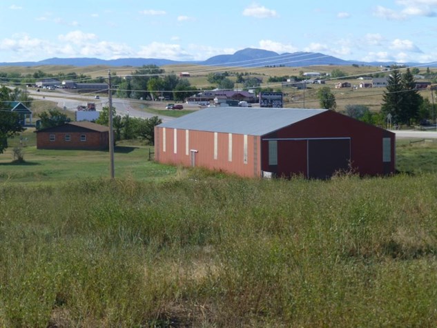 28.82 Acre Commercial Property with Building – Belle Fourche
