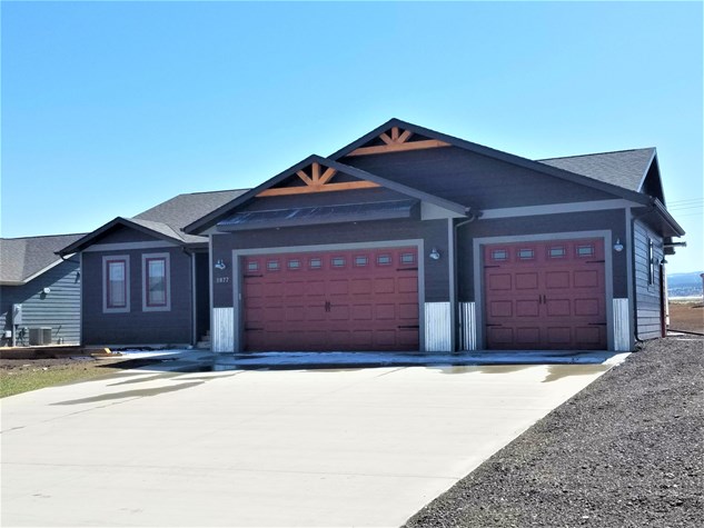 Modern 3 Bed Home on 0.41 Acres – Spearfish